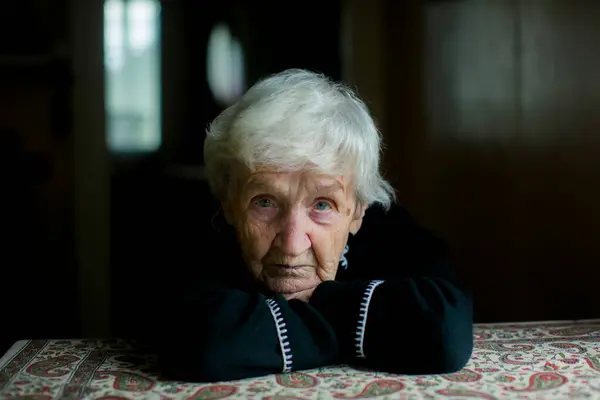 Ritratto Una Donna Anziana Riflessione Fotografia Stock