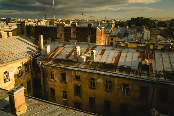 Petersburg Karmaşık Çatıları Tarihi Modernliği Birleştiren Büyüleyici Bir Ufuk Çizgisi Stok Fotoğraf