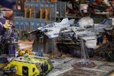 Bir kaç dövüşçü bağırdı.