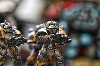 Savaşçılar tetikte ve gitmeye hazır.