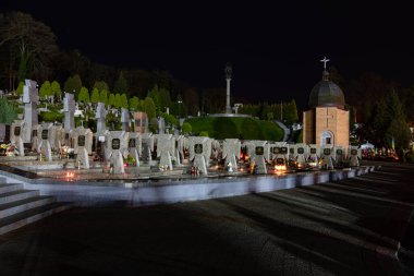 Lviv, Ukrayna - 1 Kasım 2022: Lychakiv Devlet Tarih ve Kültür Müzesi-Koruma Lviv, Ukrayna 'da Gece Azizler Günü