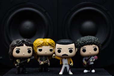 Washington, ABD - 27 Aralık 2022: Funko POP Queen grubunun vinil figürleri