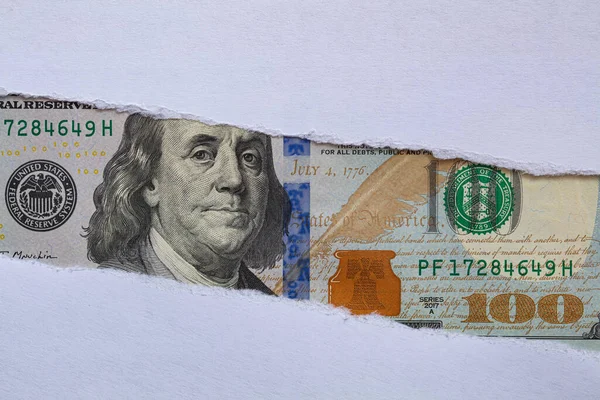 Bankbiljet Van 100 Amerikaanse Dollar Gescheurd Papiergat Voor Ontwerpdoeleinden — Stockfoto