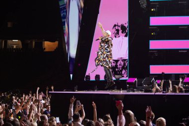 Lviv, Ukrayna - 14 Ağustos 2021: Ukrayna Şarkı Projesi 2021. Ukraynalı grup Vopli Vidopliassova (VV)