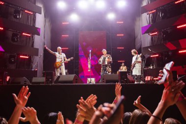 Lviv, Ukrayna - 14 Ağustos 2021: Ukrayna Şarkı Projesi 2021. Ukraynalı grup Vopli Vidopliassova (VV)