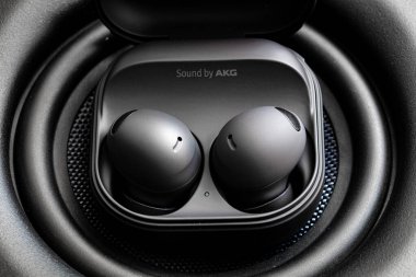 Lviv, Ukrayna - 13 Nisan 2023: Samsung Galaxy 2 profesyonel