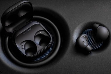 Lviv, Ukrayna - 13 Nisan 2023: Samsung Galaxy 2 profesyonel