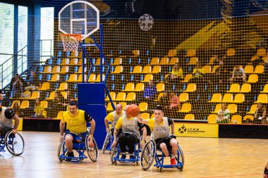 Lviv, Ukrayna - 29 Mayıs 2023: Invictus Games Ukrayna 2023, Lviv. Tekerlekli sandalye basketbol maçı