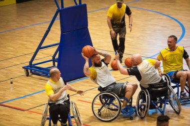 Lviv, Ukrayna - 29 Mayıs 2023: Invictus Games Ukrayna 2023, Lviv. Tekerlekli sandalye basketbol maçı
