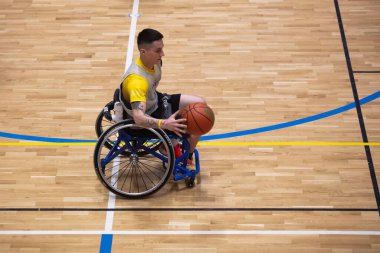 Lviv, Ukrayna - 29 Mayıs 2023: Invictus Games Ukrayna 2023, Lviv. Tekerlekli sandalye basketbol maçı