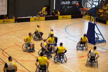 Lviv, Ukrayna - 29 Mayıs 2023: Invictus Games Ukrayna 2023, Lviv. Tekerlekli sandalye basketbol maçı