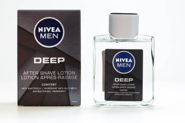Berlin, Almanya - 30 Haziran 2023: Nivea Men Deep After Traş Losyonu