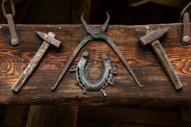 Demirci atölyesinin imzası, klasik zanaatkarlık atölyesi.