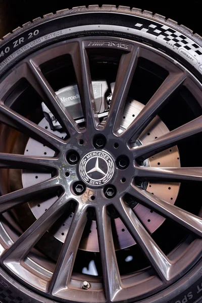 德国斯图加特 2023年6月 奔驰车轮 奔驰碳陶瓷制动器 米其林轮胎 — 图库照片