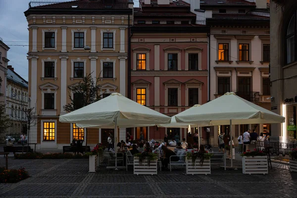 Lviv Ukraine Juli 2023 Menschen Lviv Outdoor Restaurant — Stockfoto