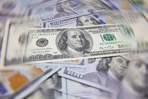 Tasarım amaçlı 100 dolarlık banknotlar