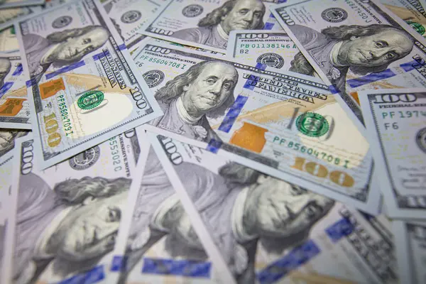 Tasarım amaçlı 100 dolarlık banknotlar