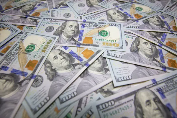 Tasarım amaçlı 100 dolarlık banknotlar