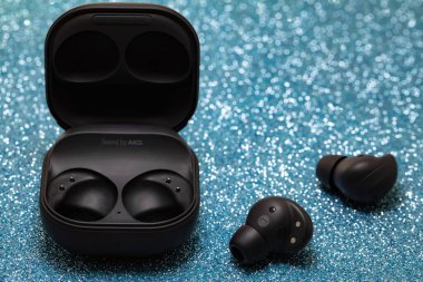 Lviv, Ukrayna - 19 Ekim 2023: Samsung Galaxy 2 pro