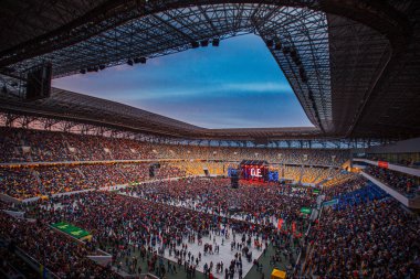 LVIV, UKRAINE - 24 Ağustos 2016: Lviv Arena 'da Okean Elzy konseri