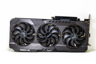 Lviv, Ukrayna - 4 Kasım 2023: ASUS TUF Oyun grafik kartı GeForce RTX 3060