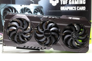 Lviv, Ukrayna - 4 Kasım 2023: ASUS TUF Oyun grafik kartı GeForce RTX 3060