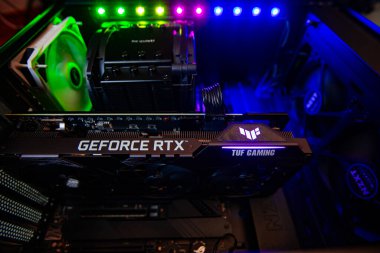 Lviv, Ukrayna - 4 Kasım 2023: ASUS TUF Oyun grafik kartı GeForce RTX 3060