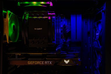 Lviv, Ukrayna - 4 Kasım 2023: ASUS TUF Oyun grafik kartı GeForce RTX 3060