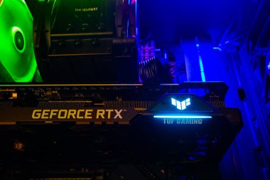 Lviv, Ukrayna - 4 Kasım 2023: ASUS TUF Oyun grafik kartı GeForce RTX 3060