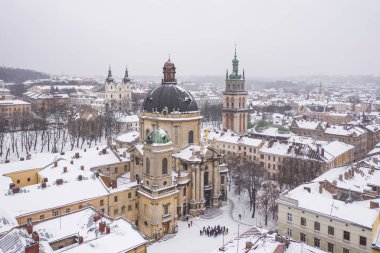 Kışın İHA 'dan Lviv' e panoramik hava görüntüsü