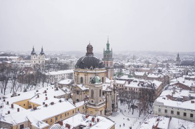 Kışın İHA 'dan Lviv' e panoramik hava görüntüsü