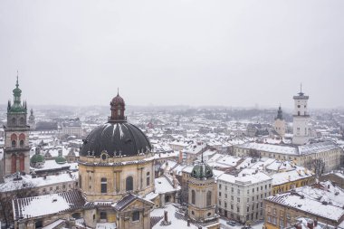 Kışın İHA 'dan Lviv' e panoramik hava görüntüsü