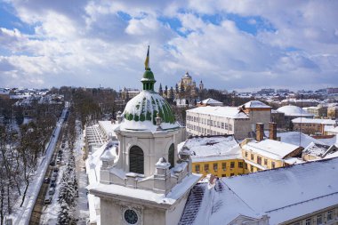 Kışın İHA 'dan Lviv' e panoramik hava görüntüsü