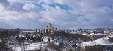 Kışın İHA 'dan Lviv' e panoramik hava görüntüsü