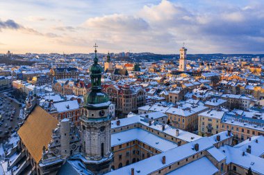 Kışın İHA 'dan Lviv' e panoramik hava görüntüsü