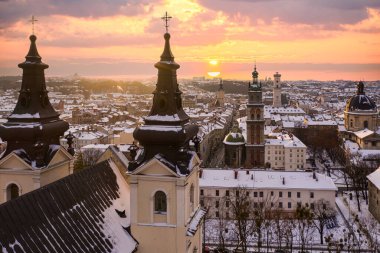 Kışın İHA 'dan Lviv' e panoramik hava görüntüsü