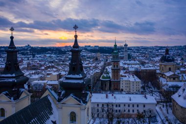Kışın İHA 'dan Lviv' e panoramik hava görüntüsü