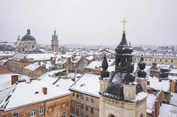 Kışın İHA 'dan Lviv' e panoramik hava görüntüsü