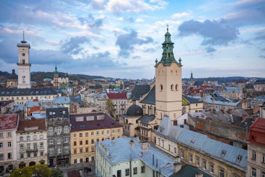 Lviv, Ukrayna - Nisan 2021: İHA 'dan Ukrayna' nın Lviv kentindeki Latin Katedrali