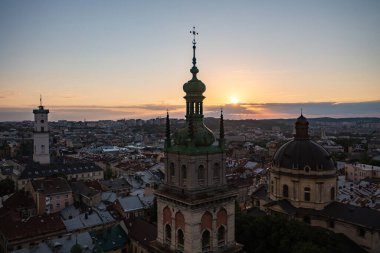 Lviv, Ukrayna - Mayıs 2021: İHA 'dan Lviv' e panoramik hava görüntüsü