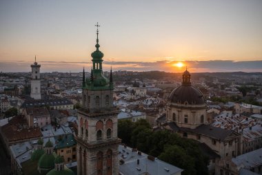 Lviv, Ukrayna - Mayıs 2021: İHA 'dan Lviv' e panoramik hava görüntüsü