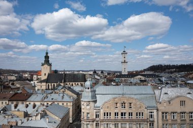 Lviv, Ukrayna - Mayıs 2021: İHA 'dan Lviv' e panoramik hava görüntüsü