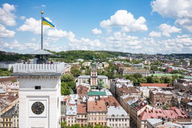 Lviv, Ukrayna - Mayıs 2021: İHA 'dan Lviv' e panoramik hava görüntüsü