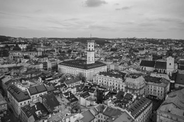 Lviv, Ukrayna - Mayıs 2021: İHA 'dan Lviv' e panoramik hava görüntüsü