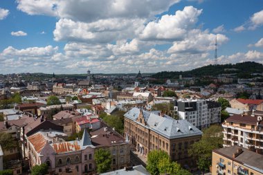 Lviv, Ukrayna - Mayıs 2021: İHA 'dan Lviv' e panoramik hava görüntüsü