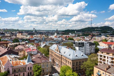 Lviv, Ukrayna - Mayıs 2021: İHA 'dan Lviv' e panoramik hava görüntüsü