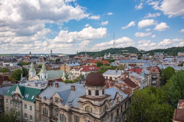 Lviv, Ukrayna - Mayıs 2021: İHA 'dan Lviv' e panoramik hava görüntüsü