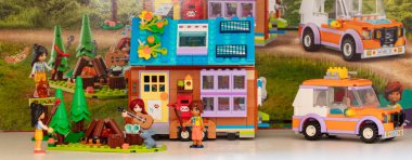Billund, Danimarka - 1 Şubat 2024 Lego Arkadaşları Mobil Evi