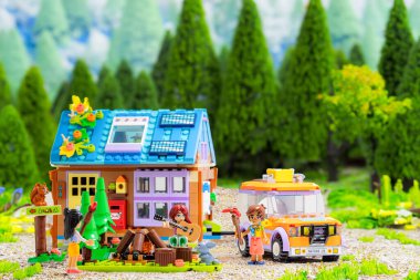 Billund, Danimarka - 1 Şubat 2024 Lego Arkadaşları Mobil Evi