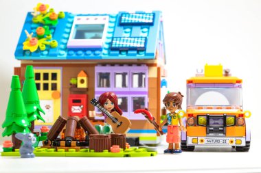 Billund, Danimarka - 1 Şubat 2024 Lego Arkadaşları Mobil Evi